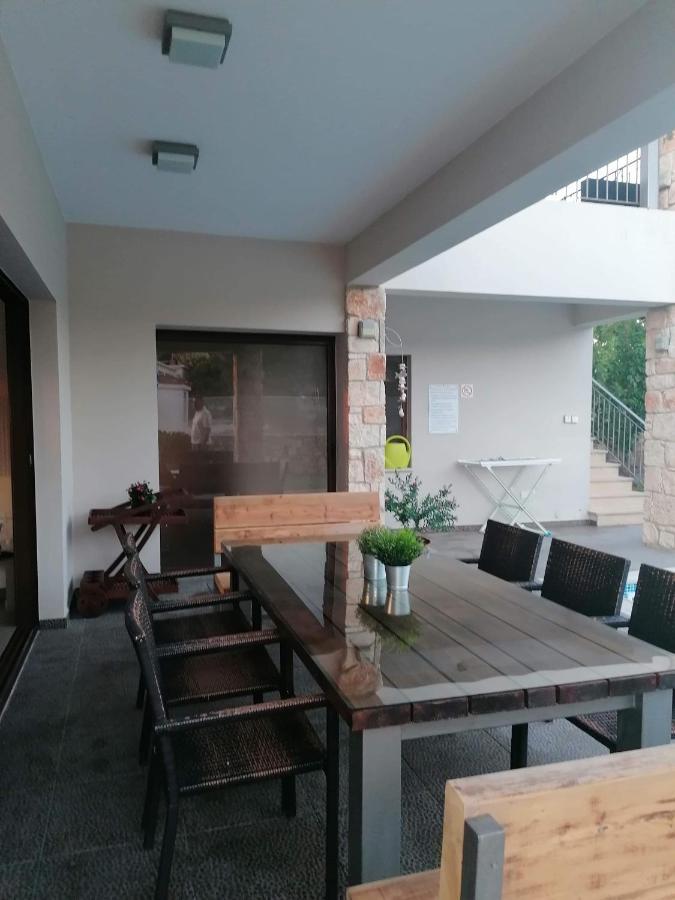 Villa Angela Dhrousha Ngoại thất bức ảnh